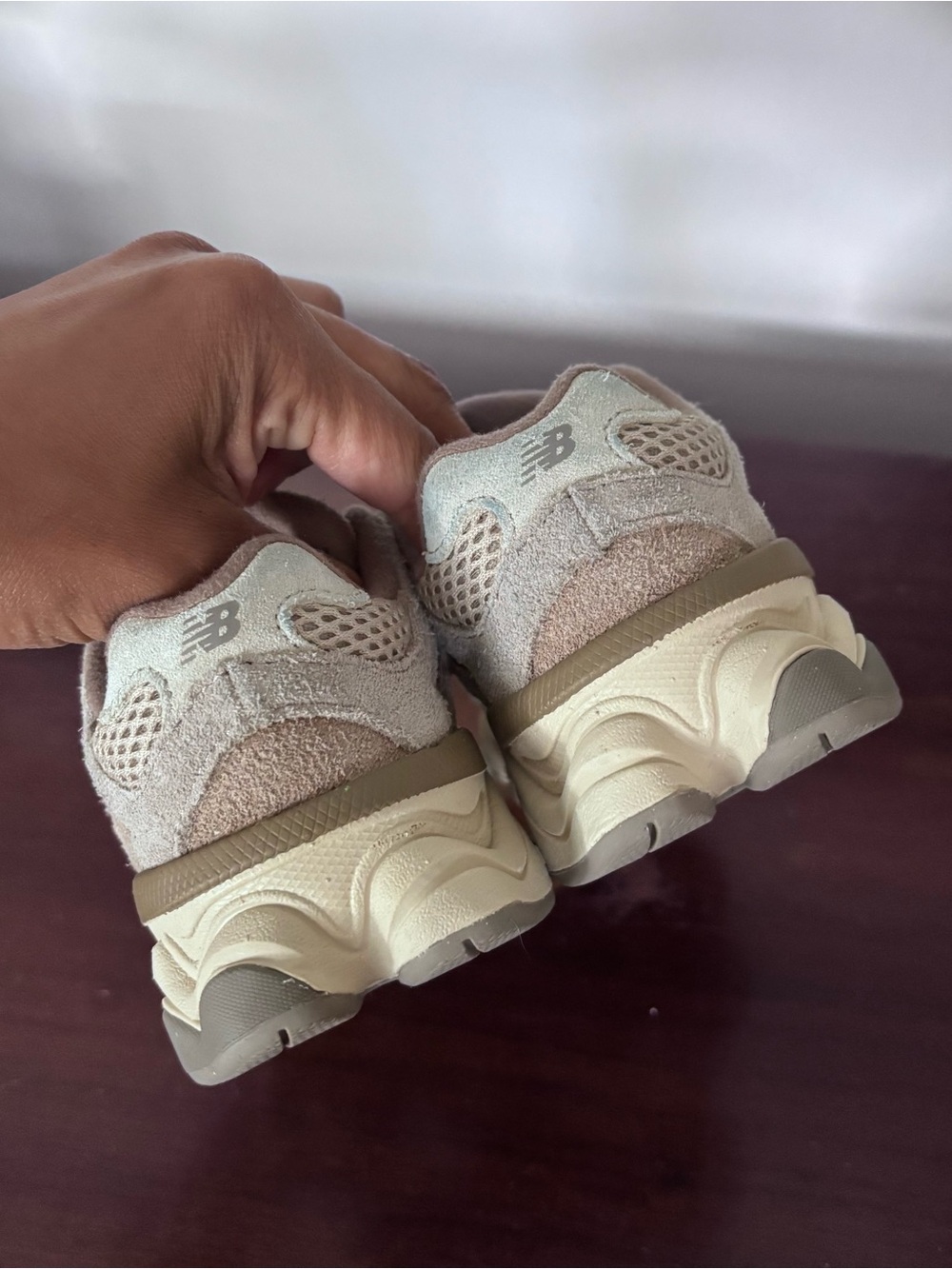 New Balance toddler Taupe and sand Mesh & Suede Sneakers size 8.5 euc - Picture 5 of 8